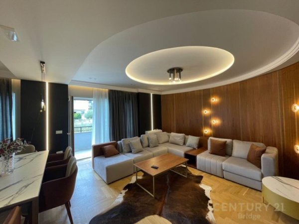 Tirane, jepet me qera apartament 2+1+Aneks+Ballkon Kati 5, 163 m² 2.000 € (Kopshti zologjik)