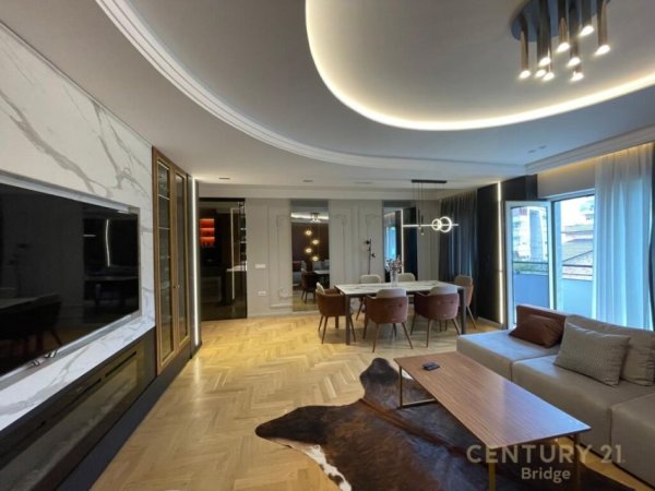 Tirane, jepet me qera apartament 2+1+Aneks+Ballkon Kati 5, 163 m² 2.000 € (Kopshti zologjik)