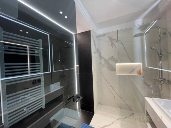 Tirane, jepet me qera apartament 2+1+Aneks+Ballkon Kati 5, 163 m² 2.000 € (Kopshti zologjik)