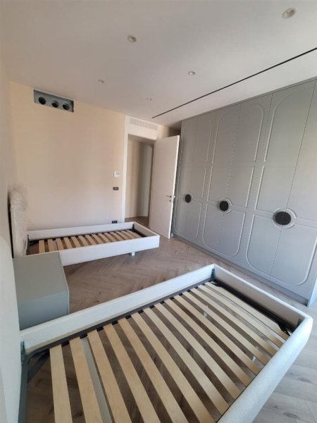 Tirane, jepet me qera apartament 2+1+Ballkon Kati 3, 115 m² 1.500 € (Kompleksi Delijorgji)