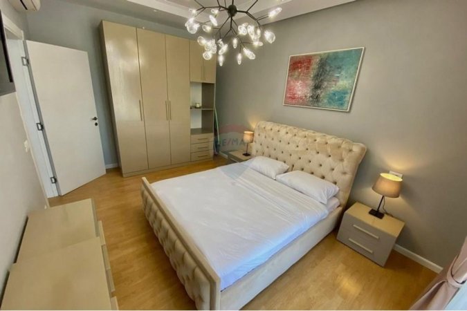 Tirane, jepet me qera apartament 1+1+Aneks+Ballkon Kati 4, 65 m² 700 € (21 Dhjetori,)