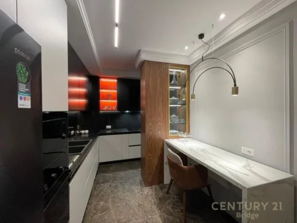Tirane, jepet me qera apartament 2+1 Kati 5, 163 m² 2.000 € (KOPSHTI ZOOLOGJIK)