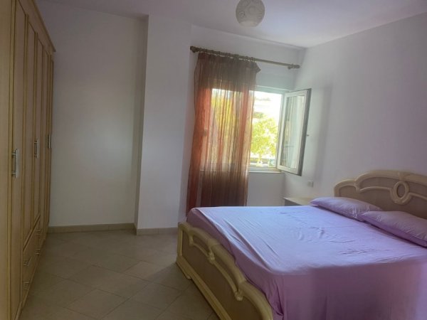Tirane, jepet me qera apartament 2+1 Kati 2, 112 m² 700 € (Zogu i Zi)