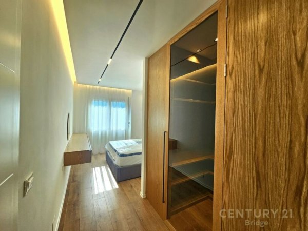 Tirane, jepet me qera apartament 2+1+Aneks+Ballkon Kati 7, 110 m² 1.300 € (Kodra e diellit)