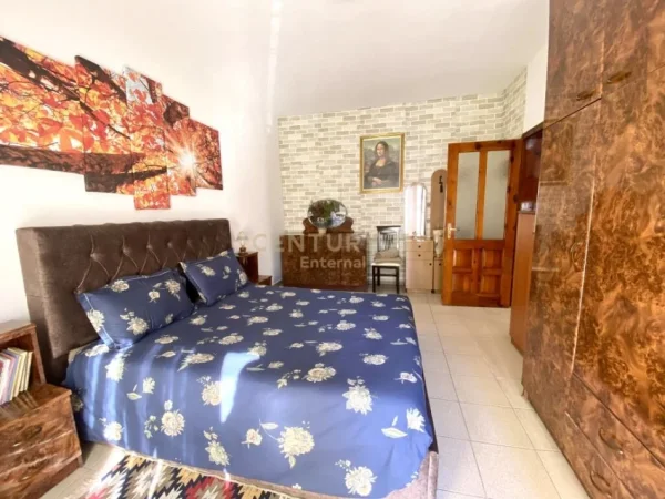 Tirane, jepet me qera apartament 1+1+Aneks+Ballkon Kati 2, 50 m² 580 € (Blloku)