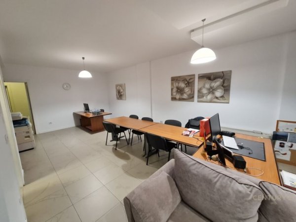 Tirane, shes apartament 4+1+Aneks+Ballkon Kati 1, 250 m² 820.000 € (Garda)
