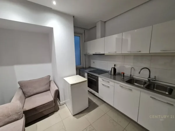 Tirane, shes apartament 3+1+Aneks+Ballkon Kati 1, 250 m² 820.000 € (Garda)