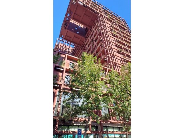 Tirane, jepet me qera zyre Kati 2, 276 m² 3.000 € (Garden Building)