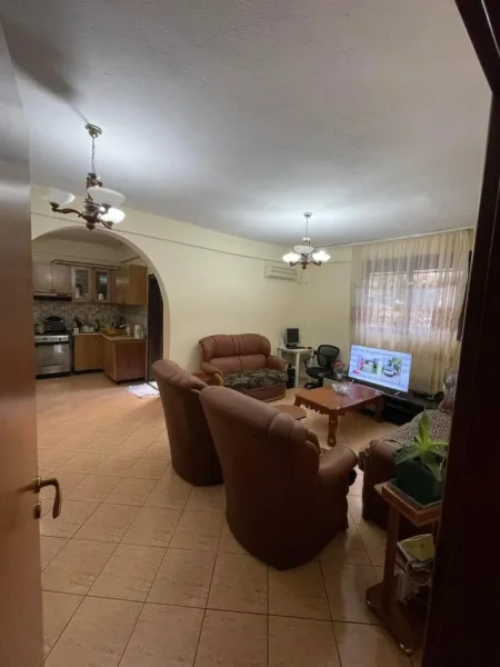 Tirane, shitet apartament 2+1 Kati 0, 117 m² 163.000 € (Rruga e Kavajes)
