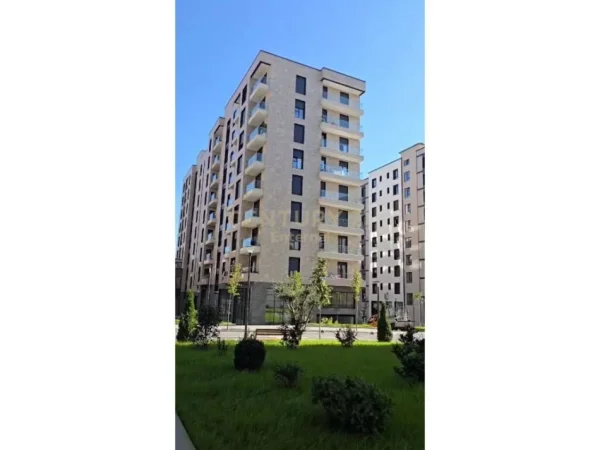 Tirane, jepet me qera ambjent biznesi Kati 0, 128 m² 2.500 € (Porcelan)