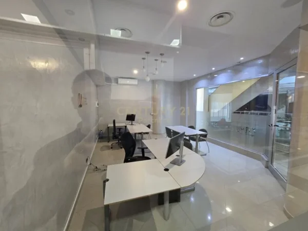 Tirane, shes ambjent biznesi Kati 1, 30 m² 170.000 € (Kullat binjake)