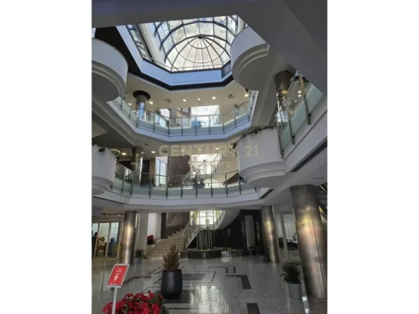 Tirane, shes ambjent biznesi Kati 1, 30 m² 170.000 € (Kullat binjake)