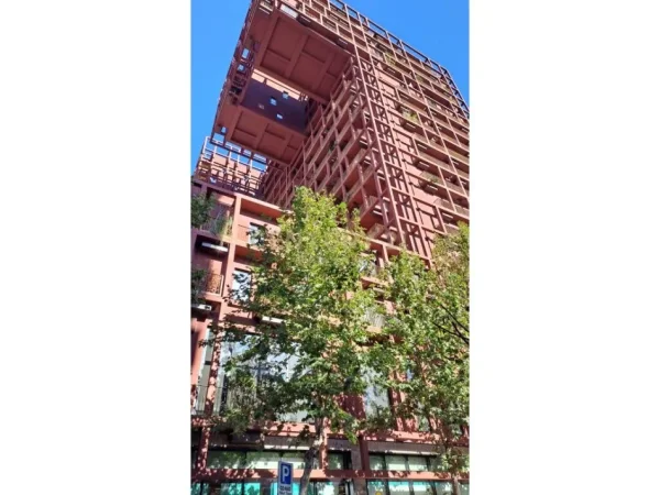 Tirane, jap me qera zyre , 276 m² 3.500 € (Rruga e Kavajës)