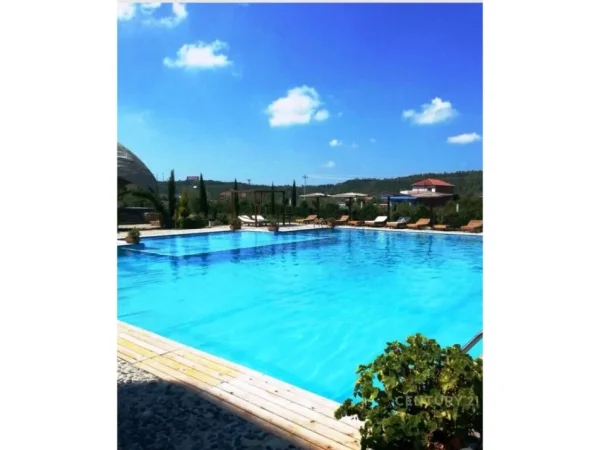 Tirane, shes ambjent biznesi Kati 3, 5.238 m² 880.000 € (Marikaj)