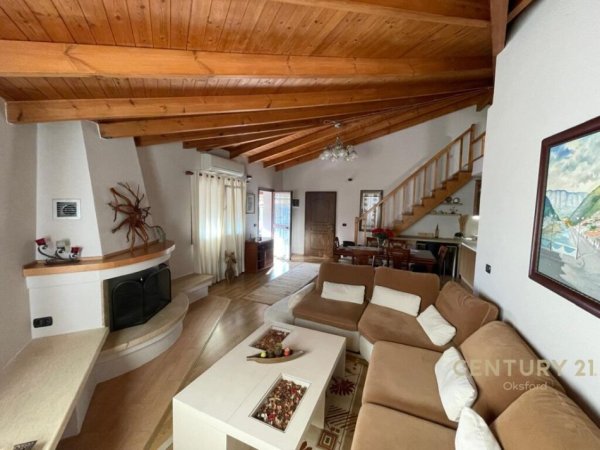Tirane, jap me qera apartament 2+1+2+POST PARKIMI+Ballkon , 116 m² 850 € (Komuna e Parisit)