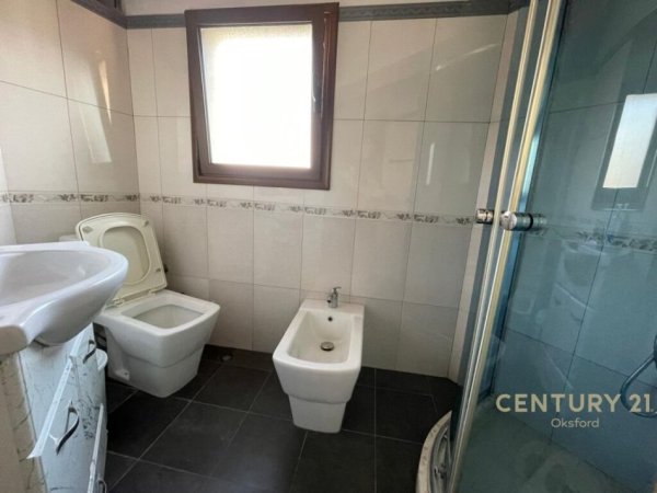 Tirane, jap me qera apartament 2+1+2+POST PARKIMI+Ballkon , 116 m² 850 € (Komuna e Parisit)