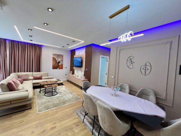 Tirane, jepet me qera apartament 2+1+Ballkon Kati 2, 116 m² 800 € (Liqeni i Farkes)