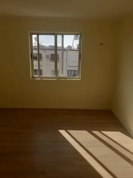 Tirane, shitet apartament 1+1 Kati 5, 57 m² 78.000 € (Ali Demi)