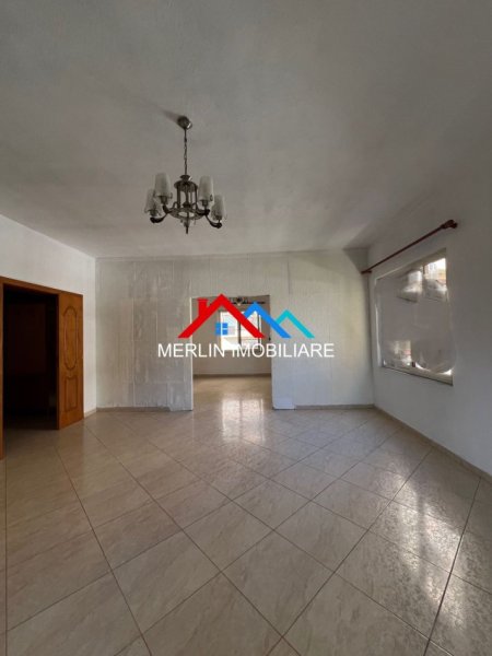 Tirane, jepet me qera ambjent biznesi Kati 3, 170 m² 1.200 € (Komuna e Parisit)