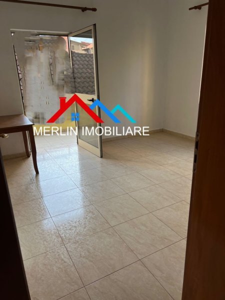Tirane, jepet me qera ambjent biznesi Kati 3, 170 m² 1.200 € (Komuna e Parisit)