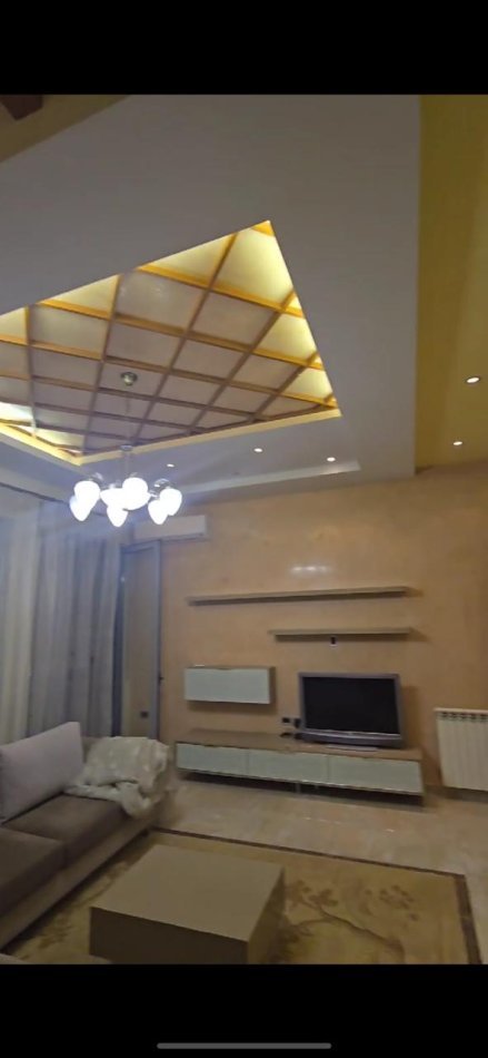 Tirane, jepet me qera 2+1+Ballkon Kati 2, 110 m² 1.000 € (Pazari ri)