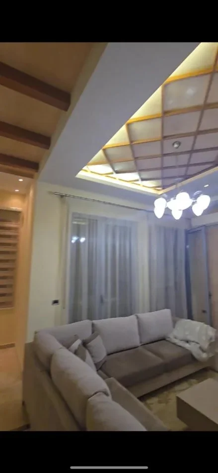 Tirane, jepet me qera apartament 2+1+Ballkon Kati 2, 110 m² 1.000 € (Pazari ri)