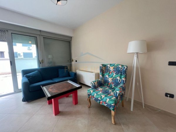 Tirane, jepet me qera apartament+verande |  2+1+Ballkon Kati 3, 180 m² 1.450 € (Blloku)