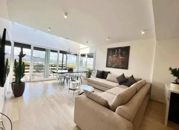 Tirane, shitet apartament 2+1+Ballkon Kati 2, 130 m² 420.000 € (Long Hills, Teg)