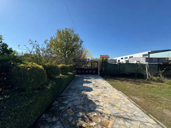 Tirane, jepet me qera truall , 2.000 m² (Valias, Kamez)