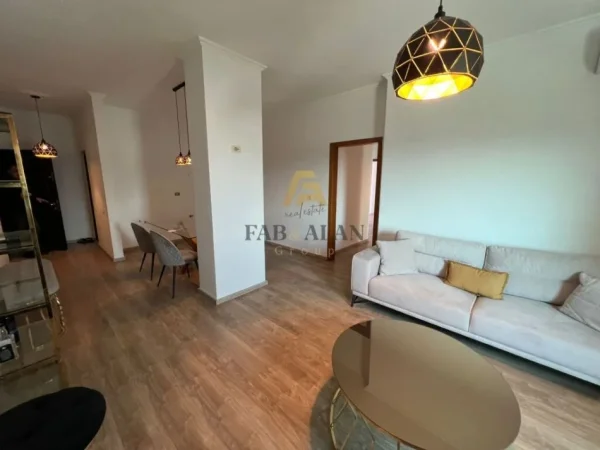 Tirane, shitet apartament 3+1+2 Kati 5, 115 m² 120.000 € (Bulevardi i Ri, Paskuqan)