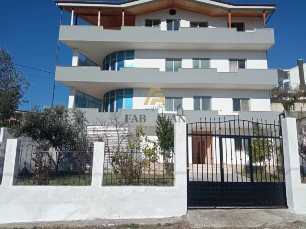 Tirane, shitet Vile 4 Katshe , 637 m² 515.000 € (Tufine, prane Kompleksit Partizani)