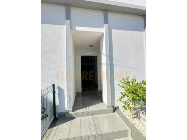 Tirane, shitet apartament 2+1 Kati 1, 129 m² 231.480 € (SELITE)