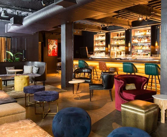 Tirane, shes lokal Kati 0, 185 m² 300.000 € (porcelan)