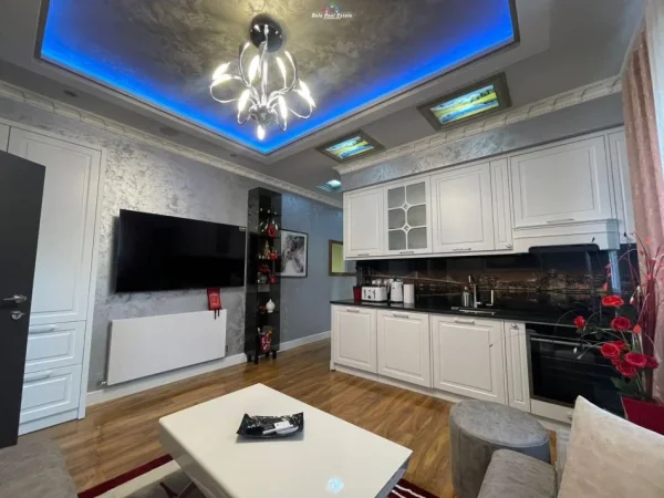 Tirane, jepet me qera Vile 2+1 Kati 4, 75 m² 450 € (allias)