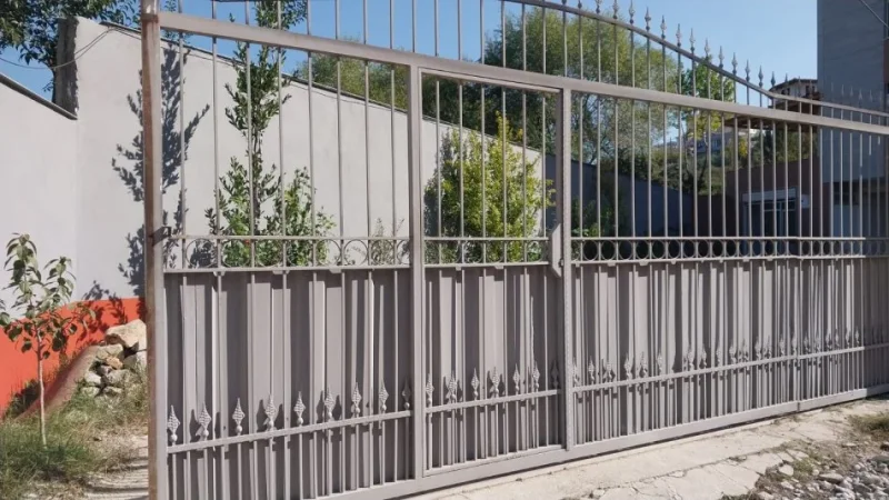 Tirane, jepet me qera ambjent biznesi Kati 0, 600 m² 400 € (KINOSTUDIO)