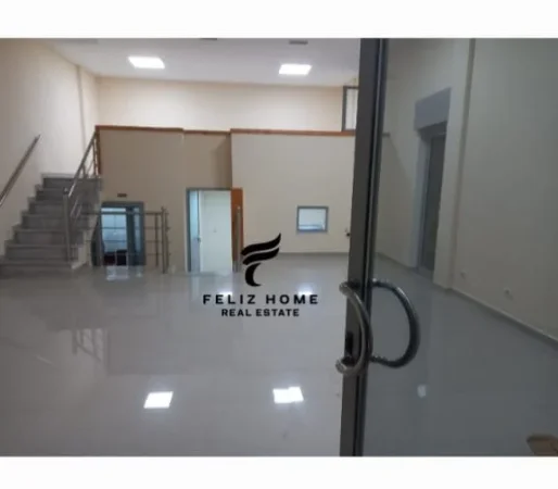 Tirane, jepet me qera dyqan Kati 0, 143 m² 700 € (SPITALI AMERIKAN 3)
