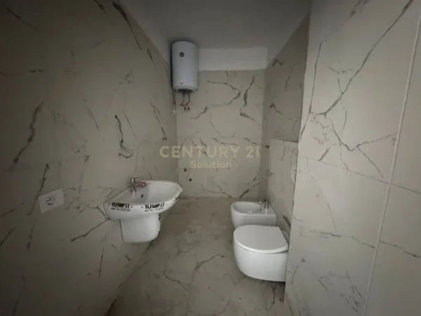 Tirane, shes apartament 2+1+Aneks+Ballkon Kati 6, 113 m² 158.000 € (Oasis Residece)