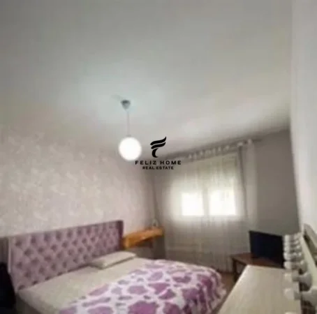 Tirane, jepet me qera apartament 2+1 Kati 3, 90 m² 700 € (KOMUNA E PARISIT)