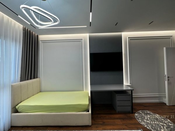 Tirane, jepet me qera apartament 2+1+Aneks+Ballkon Kati 3, 113 m² 1.000 € (Arlis, Farmacia 10)