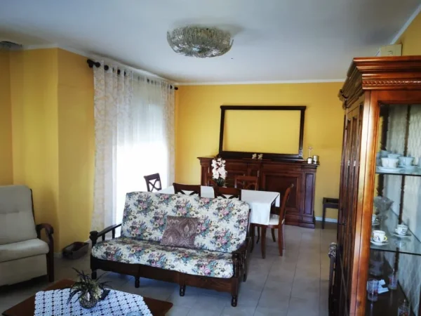 Tirane, shitet apartament 2 Katshe Kati 2, 379 m² 170.000 € (Vore)