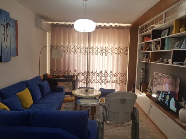 Tirane, jepet me qera apartament 1+1 Kati 9, 69 m² 450 € (Fresk)