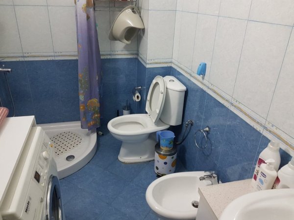 Tirane, jepet me qera apartament 1+1 Kati 9, 69 m² 450 € (Fresk)