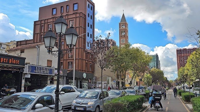 Tirane, jepet me qera apartament 2+1 Kati 5, 70 m² 400 € (Rruga e Kavajes)