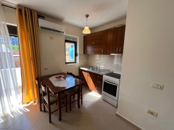 Tirane, jepet me qera apartament 1+1 Kati 2, 60 m² 450 € (Stacioni I Trenit)