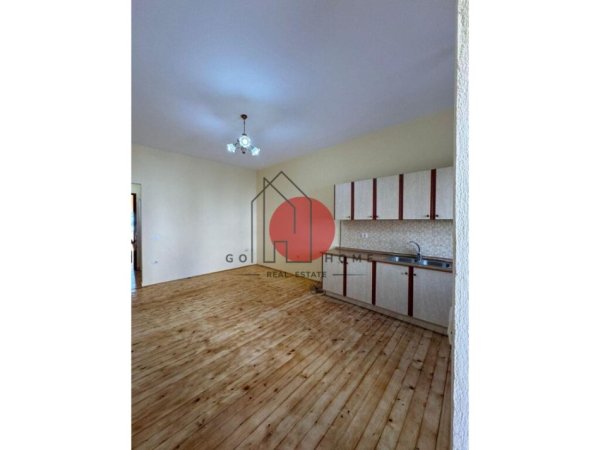 Tirane, jepet me qera apartament 2+1 Kati 2, 90 m² 350 € (Rruga Sadik Petrela ne Shkoze)