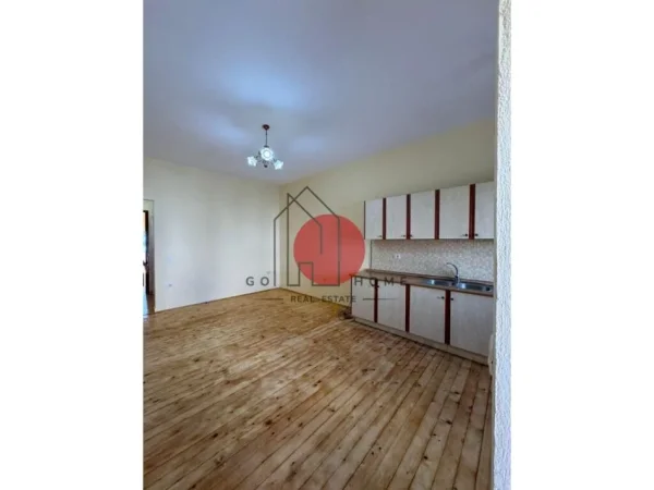 Tirane, jepet me qera apartament 2+1 Kati 2, 90 m² 350 € (Rruga Sadik Petrela ne Shkoze)