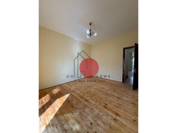 Tirane, jepet me qera apartament 2+1 Kati 2, 90 m² 350 € (Rruga Sadik Petrela ne Shkoze)