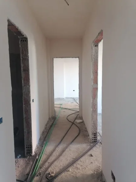 Tirane, shitet apartament 2+1+Ballkon Kati 2, 101 m² 76.000 € (Bulevardi Blu)