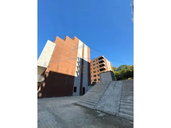 Tirane, shitet apartament 2+1+2  , (Vilat Gjermane Ambasada e Paqes)155.000 euro