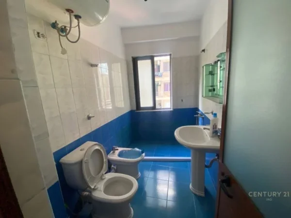 Tirane, shitet apartament 2+1+Ballkon Kati 2, 78 m² 93.000 € 